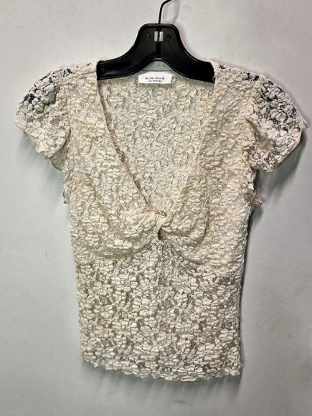 KiriouS Floral Lace Short Sleeve Top in Cream